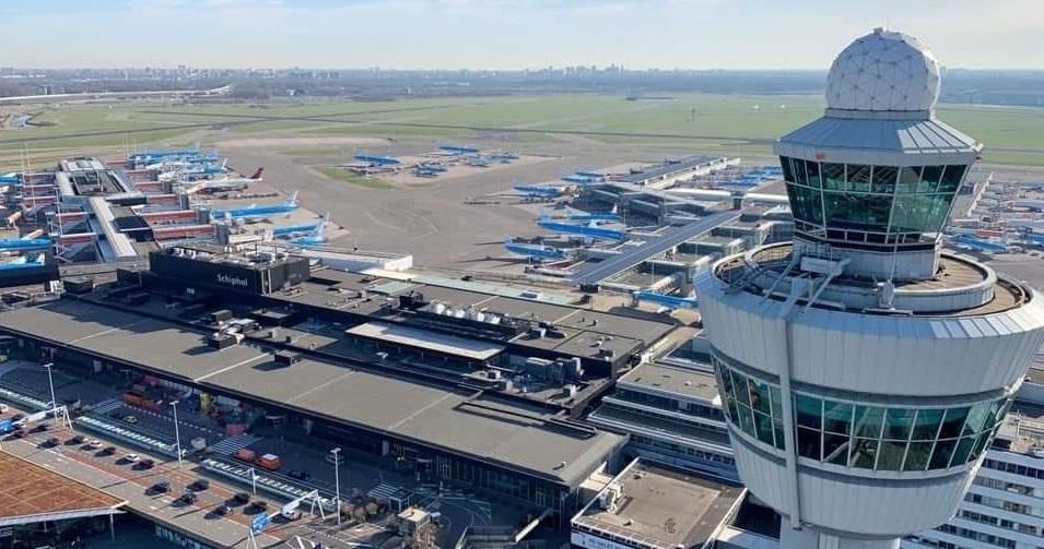 Verkeerstoren en platform